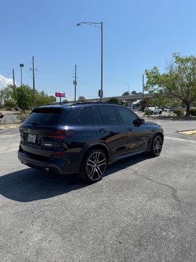 2025 BMW X5 M60i