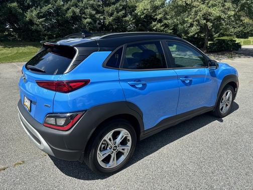 2022 Hyundai KONA SEL