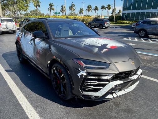 2020 Lamborghini Urus Base