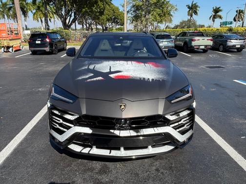 2020 Lamborghini Urus Base