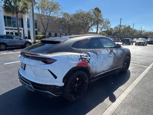 2020 Lamborghini Urus Base