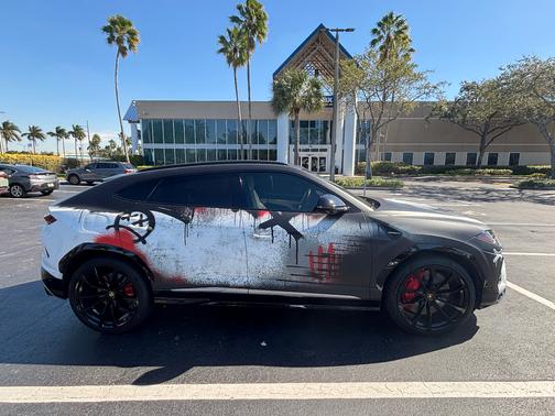 2020 Lamborghini Urus Base