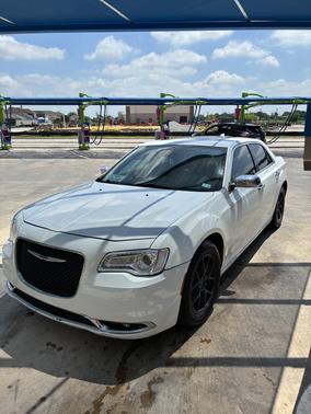 White 2017 Chrysler 300C Base