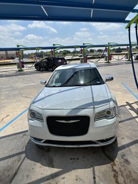 White 2017 Chrysler 300C Base