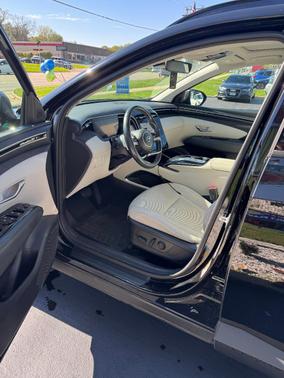 Black 2024 Hyundai TUCSON Hybrid Limited