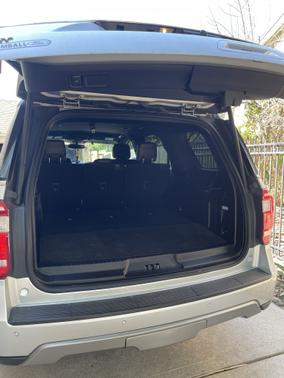 Photo 3 of 7 of 2019 Ford Expedition XLT