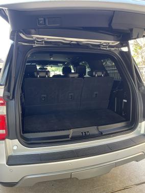 Photo 4 of 7 of 2019 Ford Expedition XLT