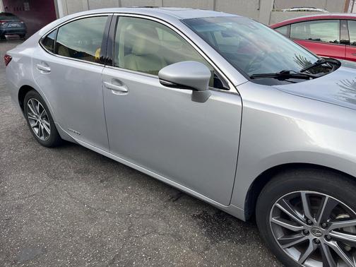 Gray 2018 Lexus ES 300h Base