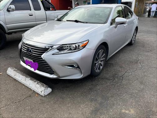 Gray 2018 Lexus ES 300h Base