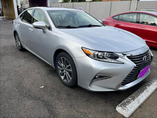 Gray 2018 Lexus ES 300h Base