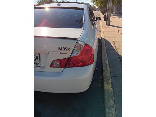 White 2007 INFINITI M35 x