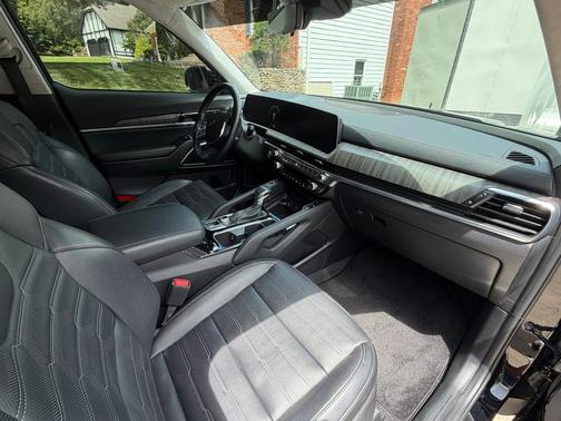 Black 2024 Kia Telluride SX Prestige