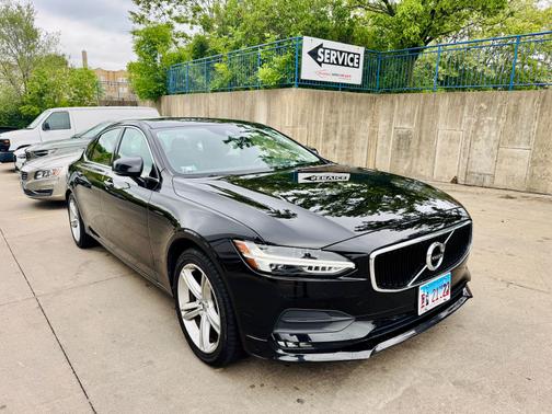 2018 Volvo S90 T5 Momentum