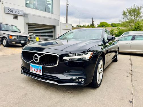 2018 Volvo S90 T5 Momentum