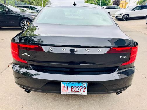 2018 Volvo S90 T5 Momentum