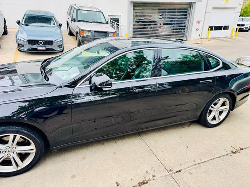 2018 Volvo S90 T5 Momentum