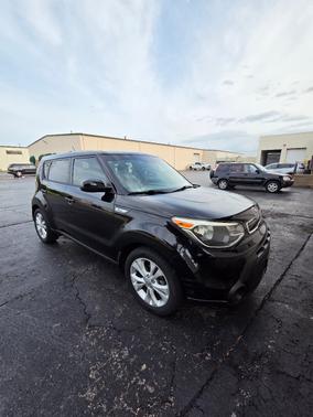 Black 2015 Kia Soul +
