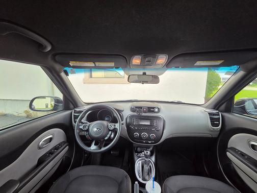 Black 2015 Kia Soul +