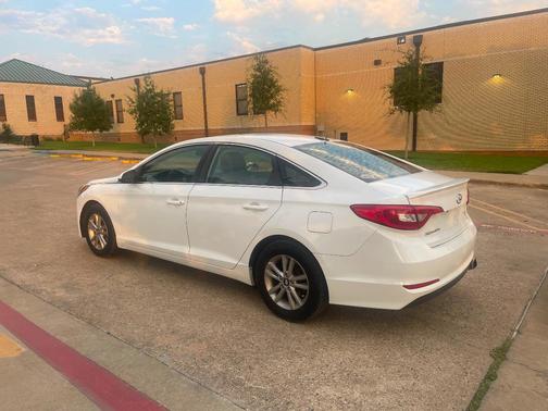 White 2016 Hyundai SONATA SE