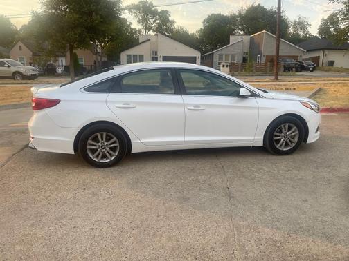 White 2016 Hyundai SONATA SE