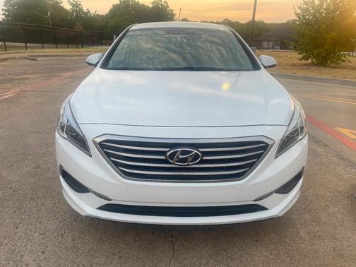 White 2016 Hyundai SONATA SE