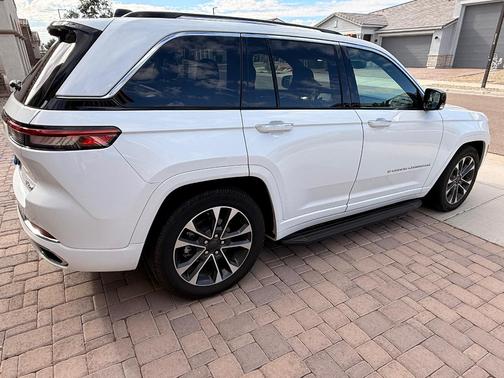 White 2023 Jeep Grand Cherokee Overland