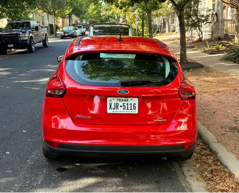 Red 2016 Ford Focus SE
