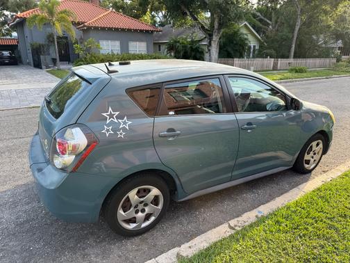 2009 Pontiac Vibe Base