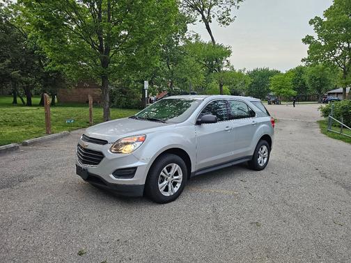 Silver 2017 Chevrolet Equinox LS