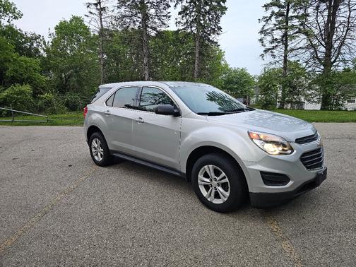 Silver 2017 Chevrolet Equinox LS