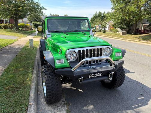 Green 2000 Jeep Wrangler Sport