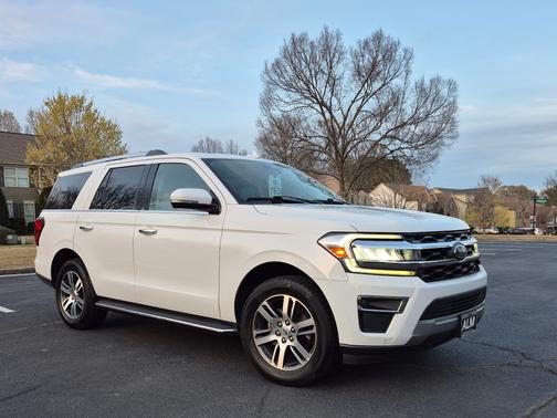 White 2022 Ford Expedition Limited
