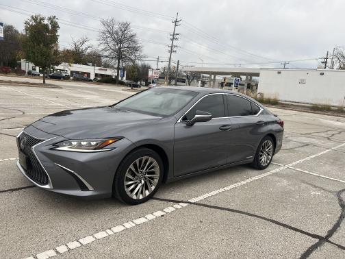 2019 Lexus ES 300h Ultra Luxury