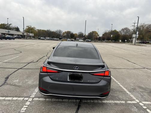 2019 Lexus ES 300h Ultra Luxury