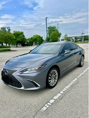2019 Lexus ES 300h Ultra Luxury