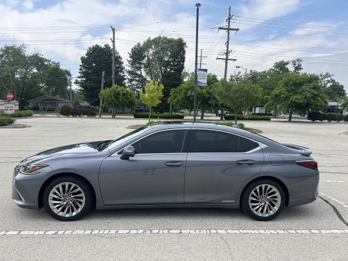 2019 Lexus ES 300h Ultra Luxury