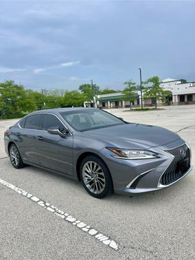 2019 Lexus ES 300h Ultra Luxury