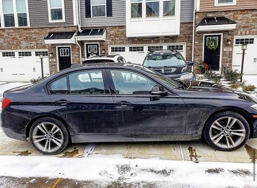 Photo 3 of 3 of 2013 BMW 328 i xDrive