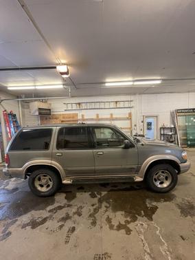 2000 Ford Explorer Eddie Bauer
