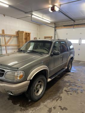 2000 Ford Explorer Eddie Bauer