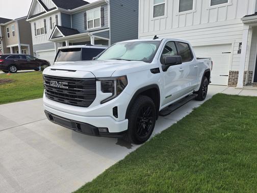 White 2023 GMC Sierra 1500 Elevation