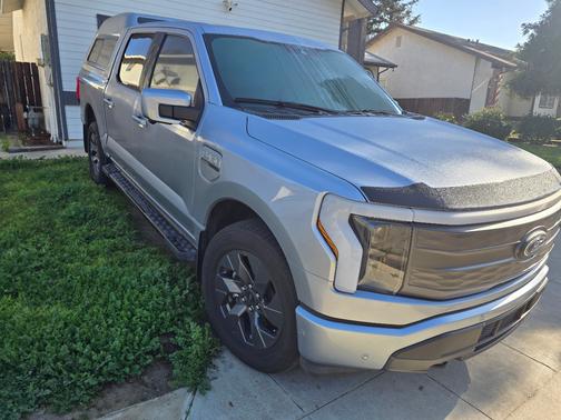 2022 Ford F-150 Lightning LARIAT