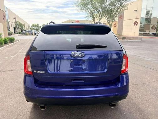 Blue 2014 Ford Edge SE