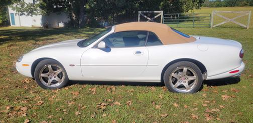 2002 Jaguar XKR Base