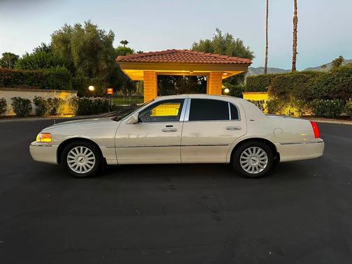 White 2003 Lincoln Town Car Cartier
