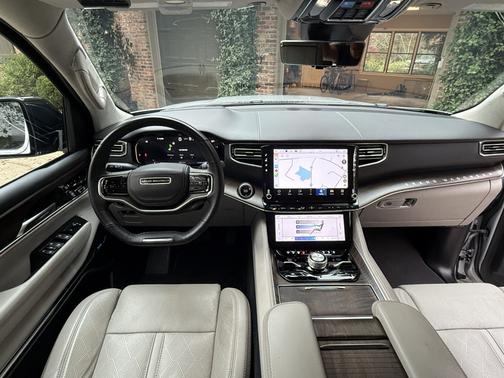 2023 Jeep Grand Wagoneer Series II
