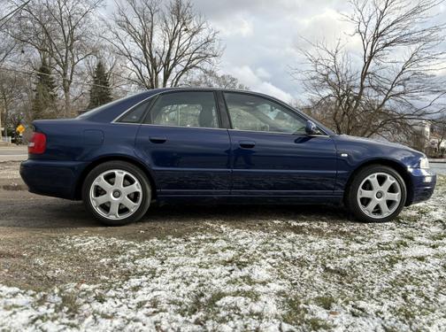 2001 Audi S4 quattro