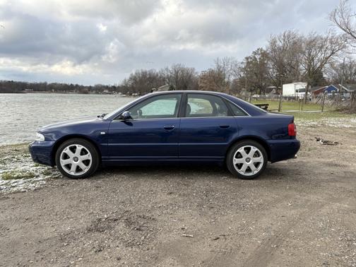 2001 Audi S4 quattro