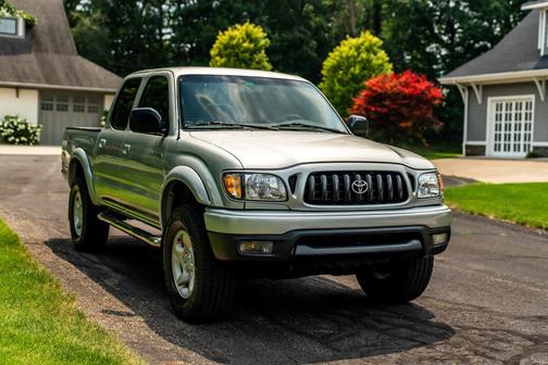 Silver 2004 Toyota Tacoma PreRunner Double Cab