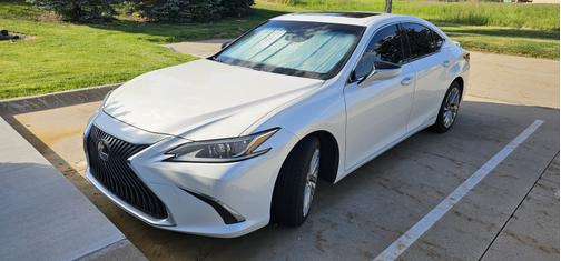 2019 Lexus ES 300h Ultra Luxury